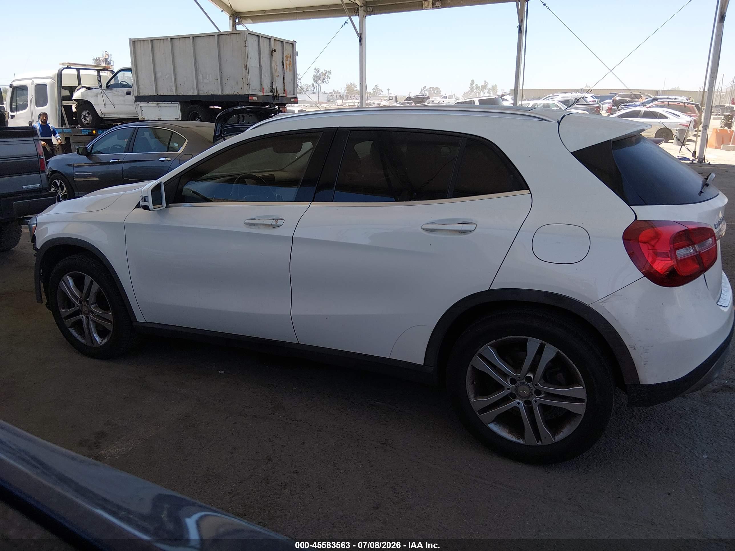 2015 MERCEDES-BENZ GLA 250 GLA250