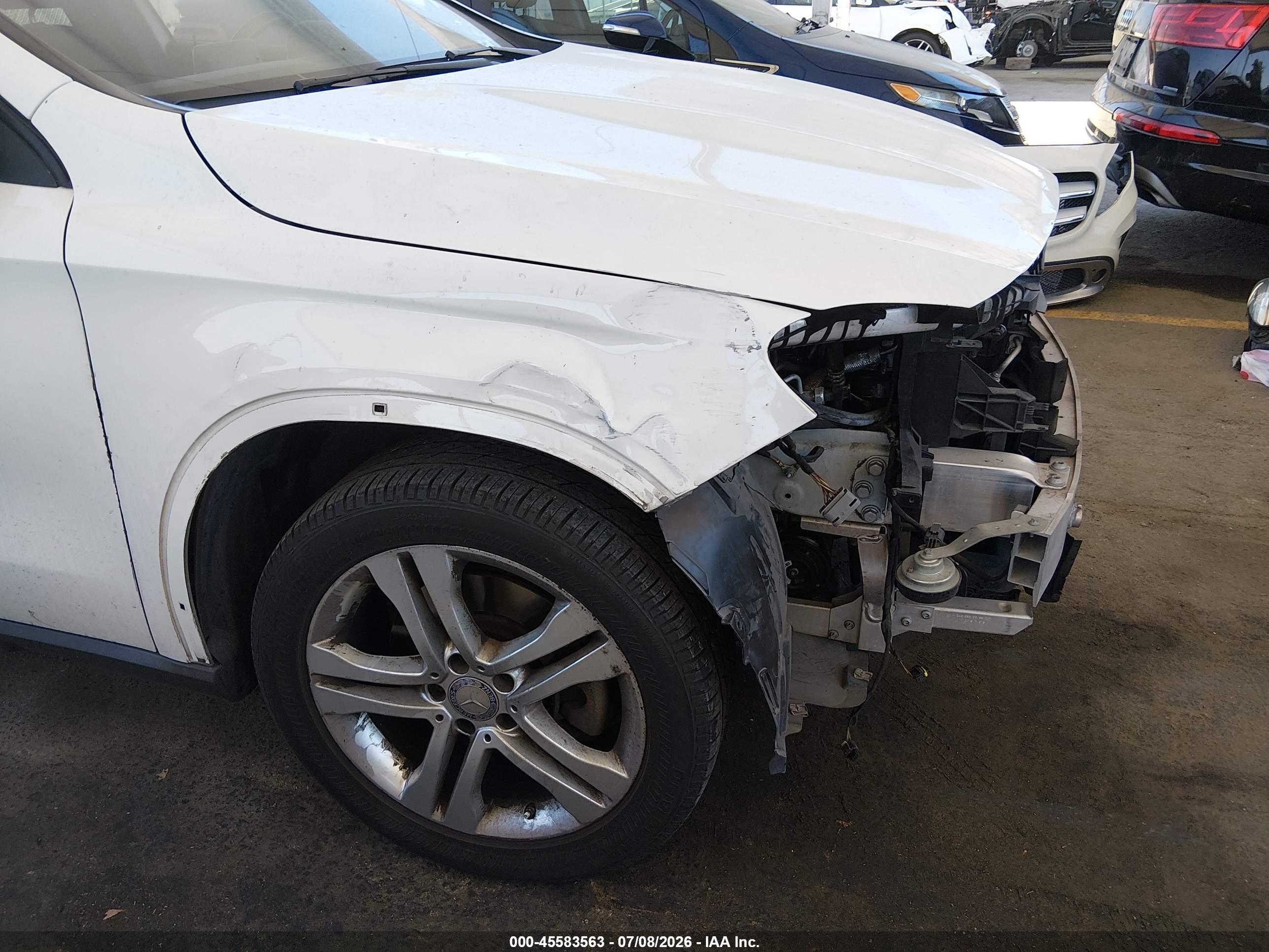 2015 MERCEDES-BENZ GLA 250 GLA250