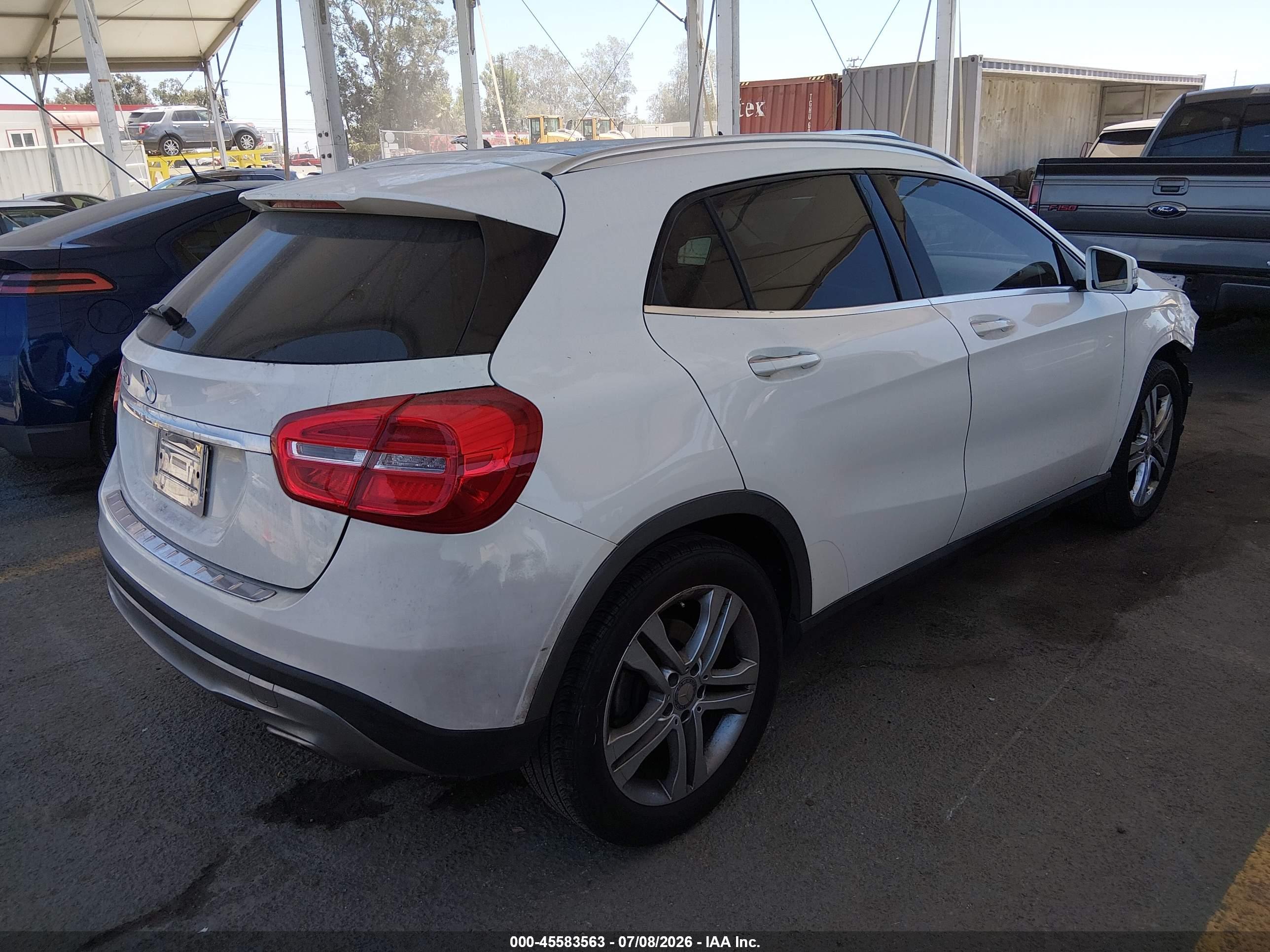2015 MERCEDES-BENZ GLA 250 GLA250