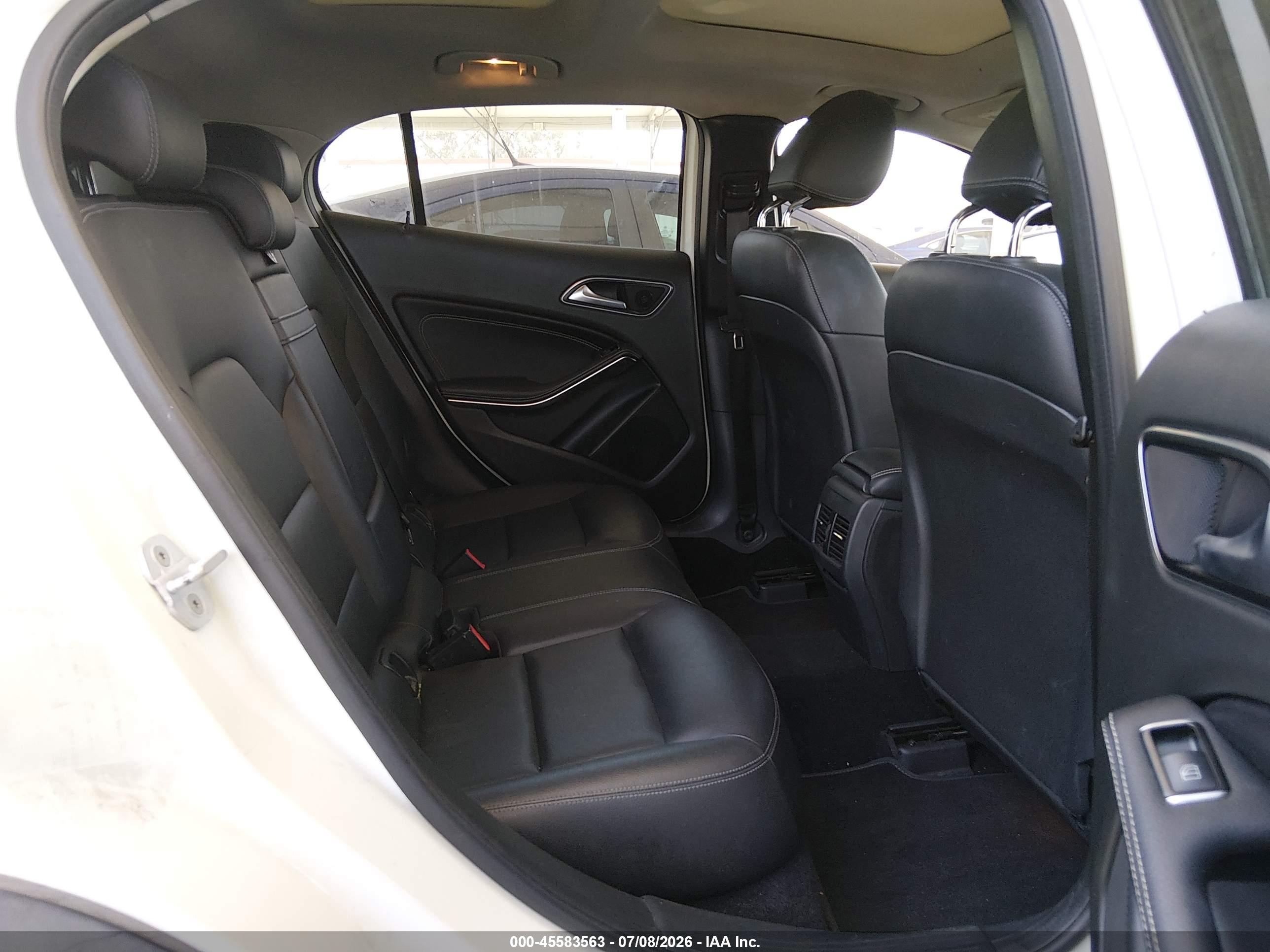2015 MERCEDES-BENZ GLA 250 GLA250