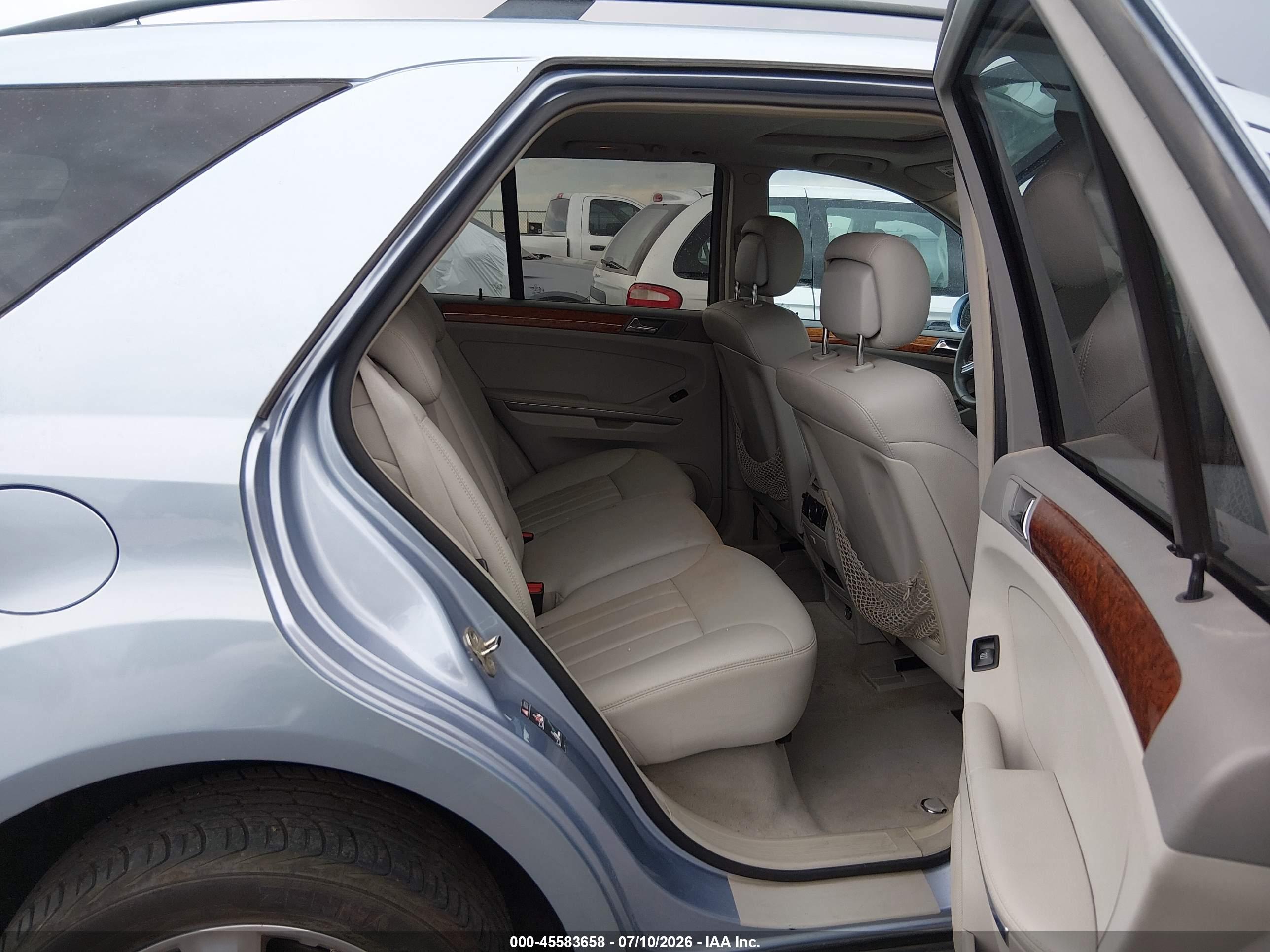 2008 MERCEDES-BENZ M-CLASS ML550 4 MATIC