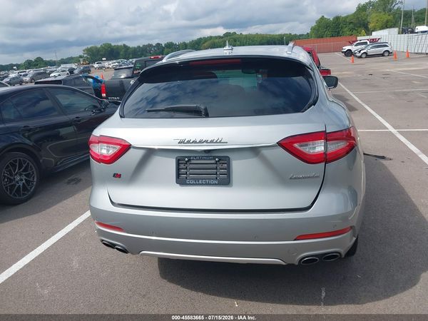 2017 MASERATI LEVANTE Luxury
