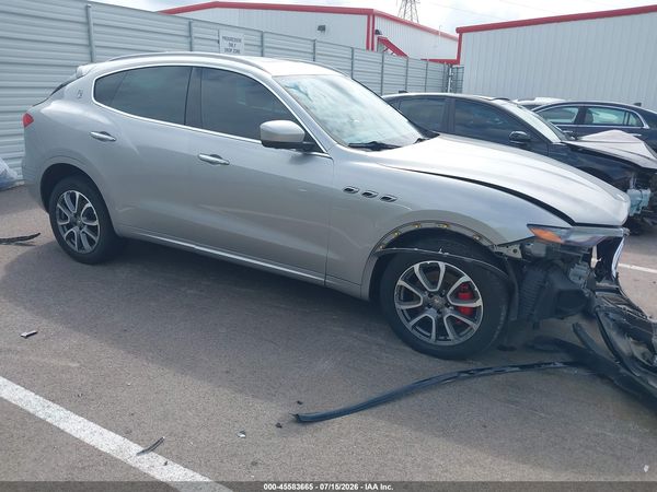 2017 MASERATI LEVANTE Luxury