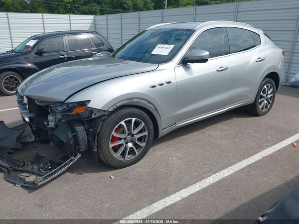 2017 MASERATI LEVANTE Luxury