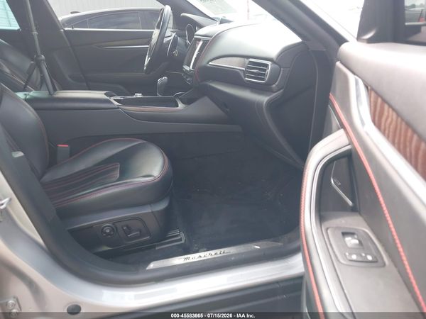 2017 MASERATI LEVANTE Luxury
