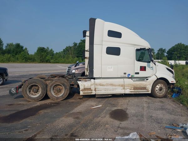 2019 VOLVO VNL