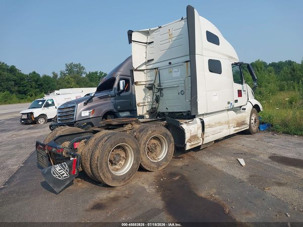 2019 VOLVO VNL