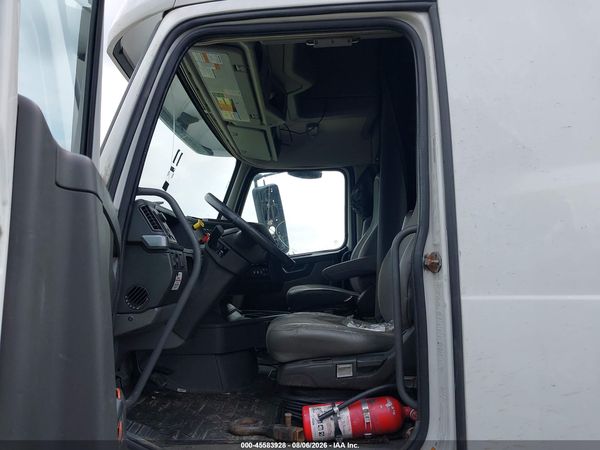 2019 VOLVO VNL