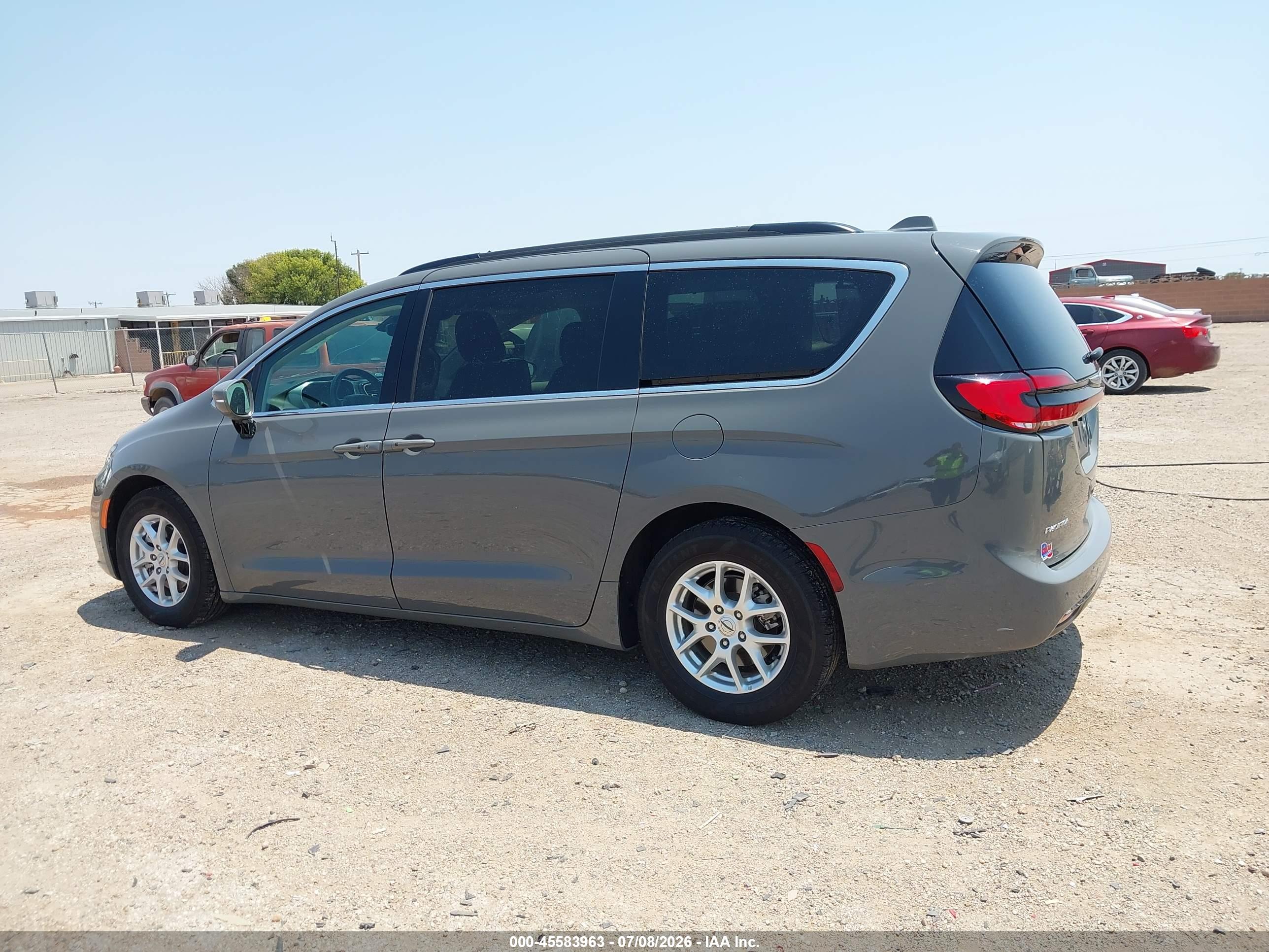 2022 CHRYSLER PACIFICA TOURING L
