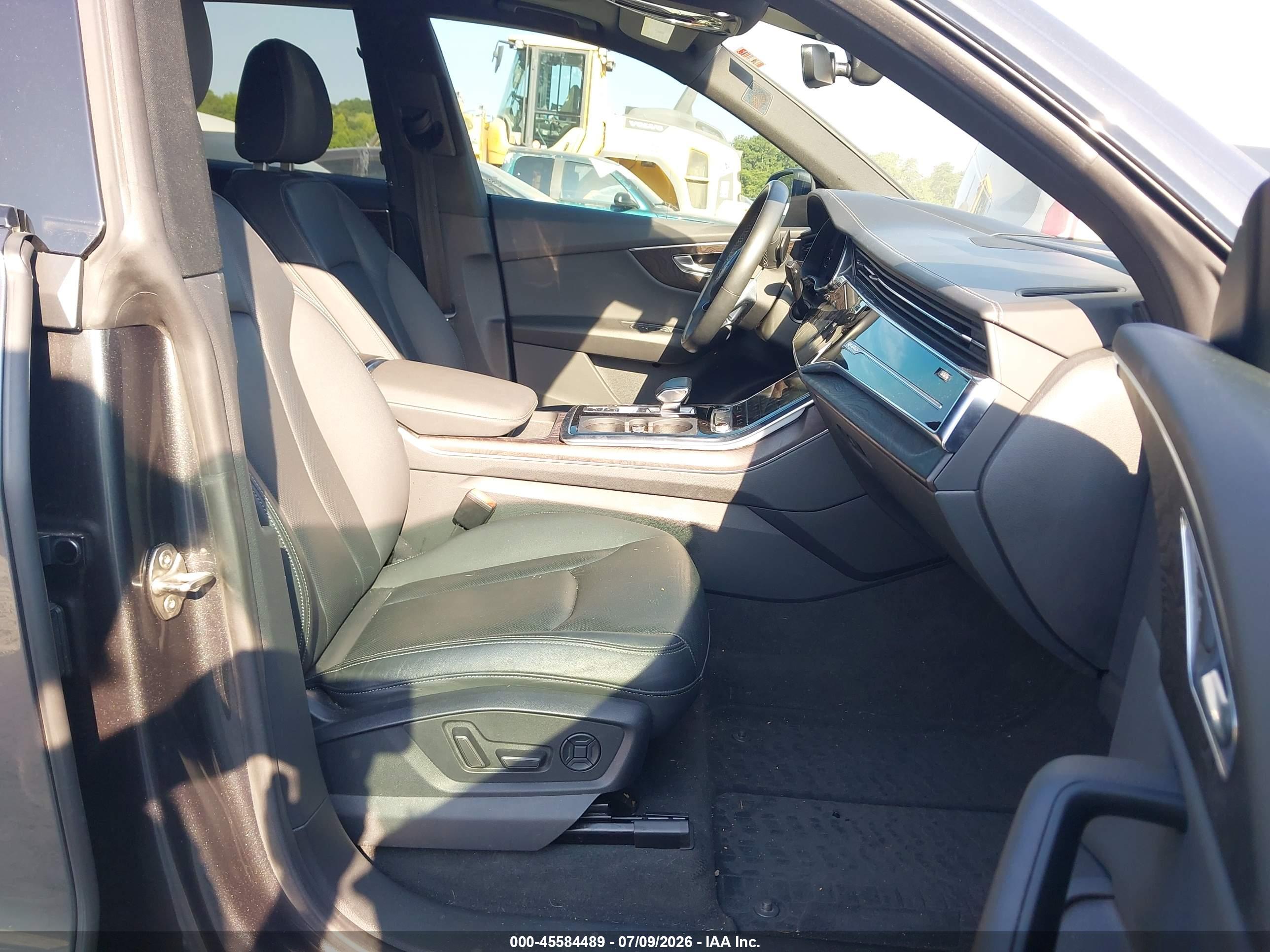 2021 AUDI Q8