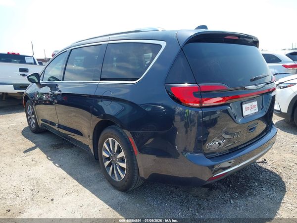 2021 CHRYSLER PACIFICA TOURING L — I3