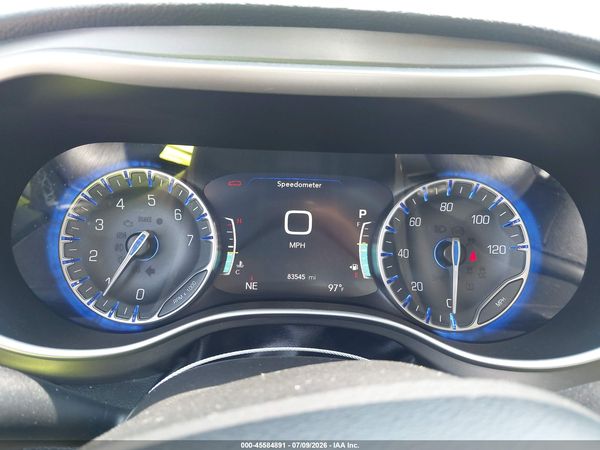 2021 CHRYSLER PACIFICA TOURING L — I7