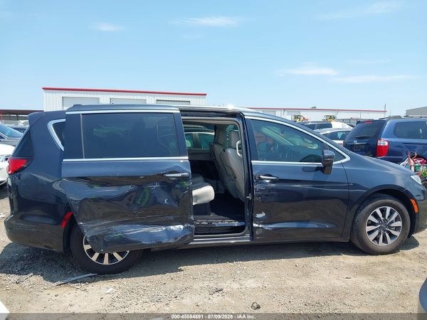 2021 CHRYSLER PACIFICA TOURING L — I116