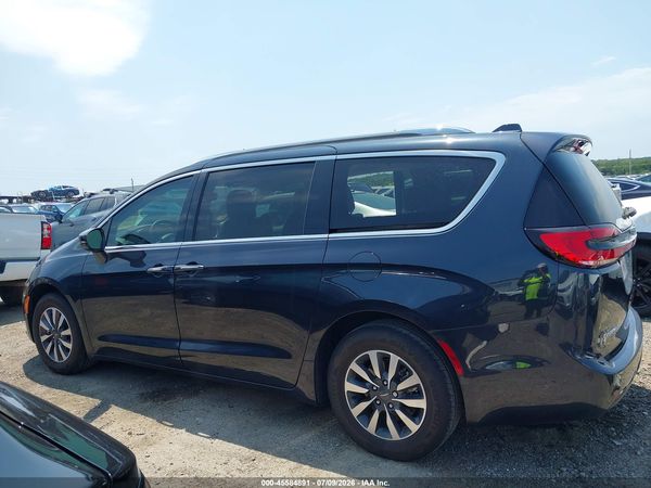 2021 CHRYSLER PACIFICA TOURING L — I117