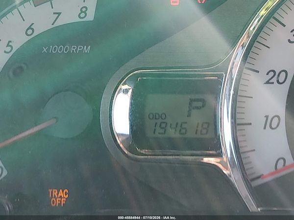 2013 TOYOTA SIENNA SE 8 PASSENGER