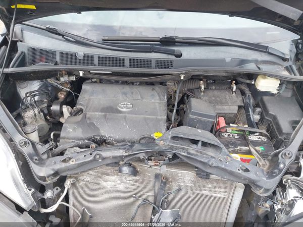 2016 TOYOTA SIENNA LE 8 PASSENGER
