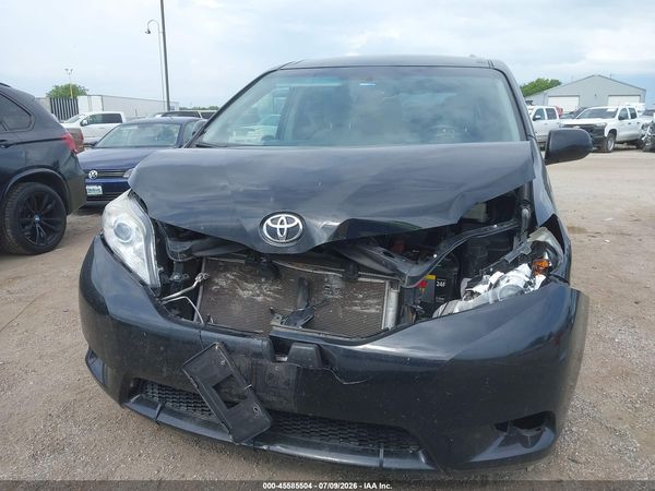 2016 TOYOTA SIENNA LE 8 PASSENGER