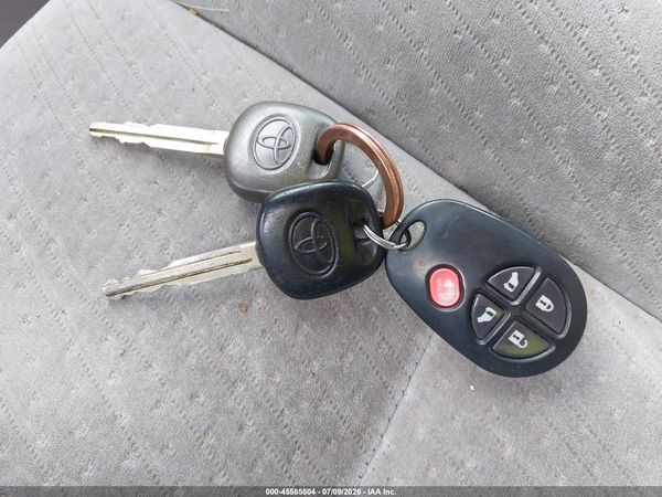 2016 TOYOTA SIENNA LE 8 PASSENGER