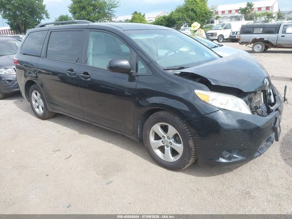 2016 TOYOTA SIENNA LE 8 PASSENGER