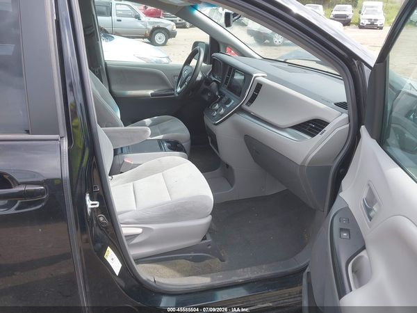 2016 TOYOTA SIENNA LE 8 PASSENGER