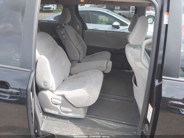 2016 TOYOTA SIENNA LE 8 PASSENGER