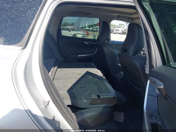 2017 VOLVO XC60 T5 DYNAMIC