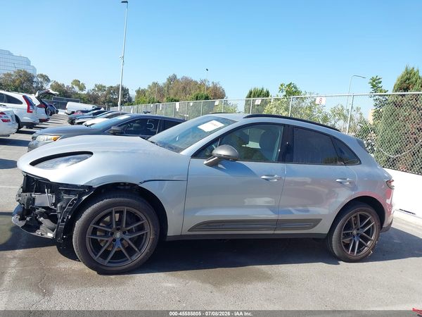 2025 PORSCHE MACAN