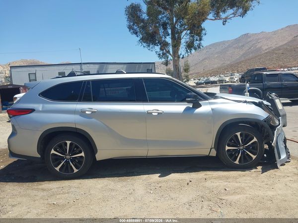 2021 TOYOTA HIGHLANDER XSE