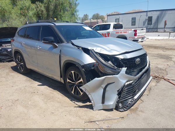 2021 TOYOTA HIGHLANDER XSE