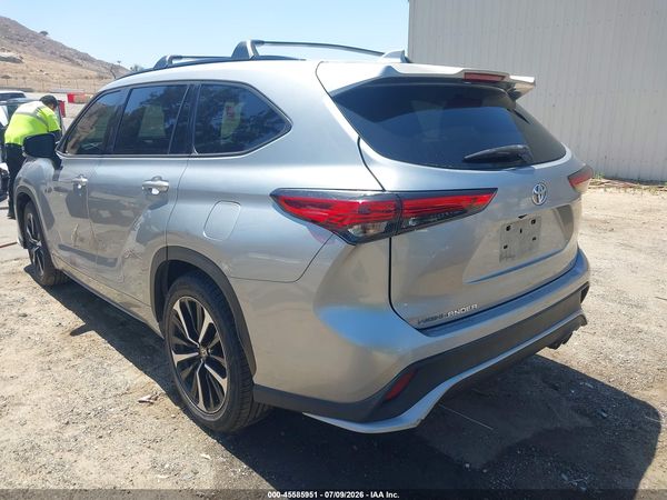 2021 TOYOTA HIGHLANDER XSE
