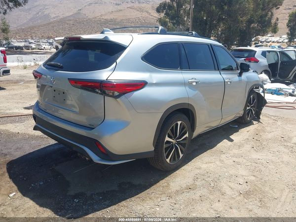 2021 TOYOTA HIGHLANDER XSE