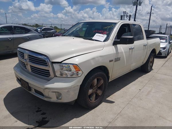 2016 RAM 1500 SLT