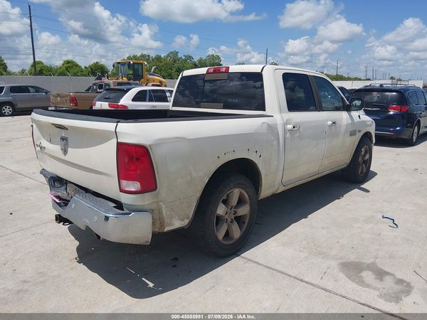 2016 RAM 1500 SLT