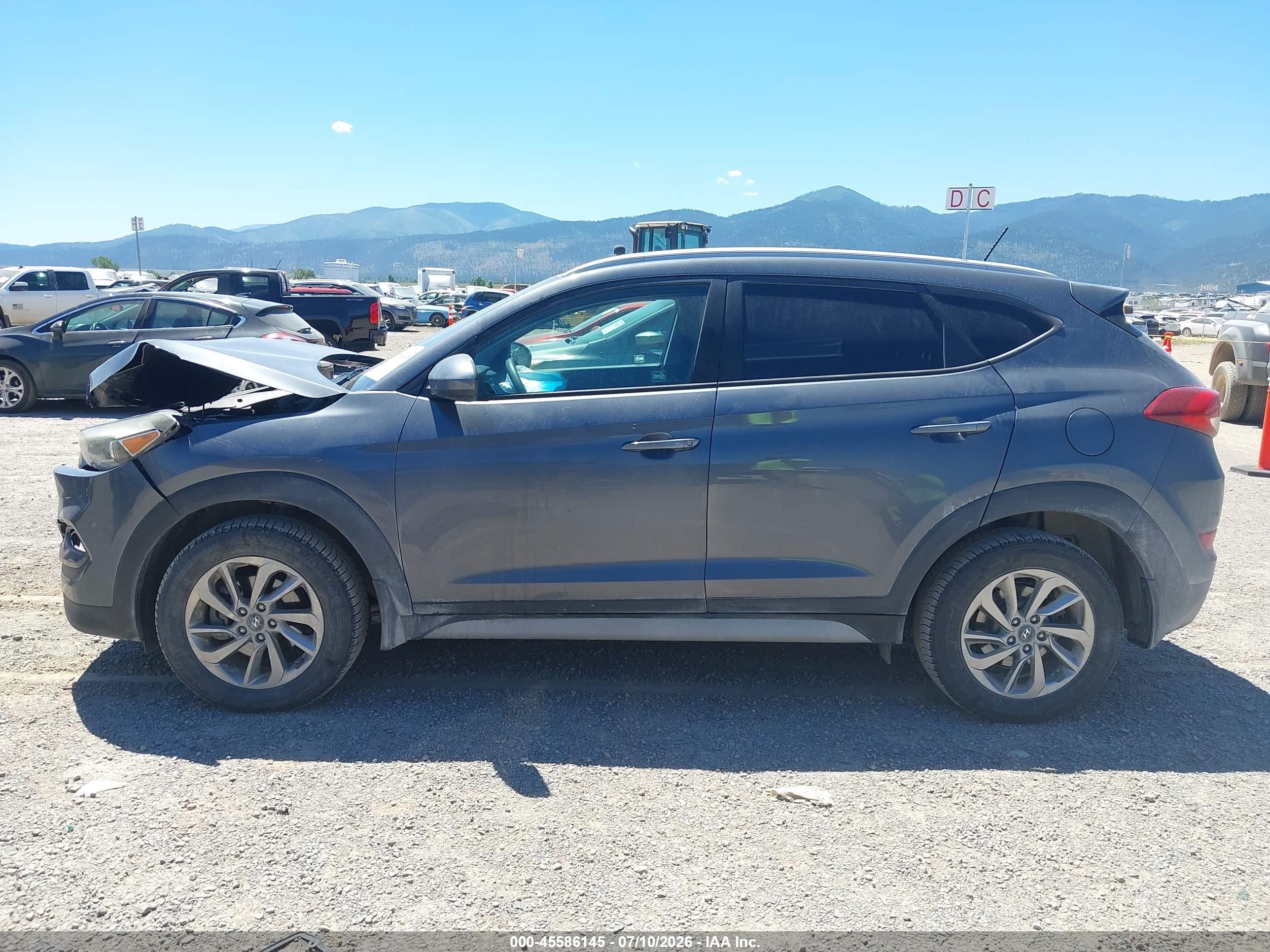 2017 HYUNDAI TUCSON SE