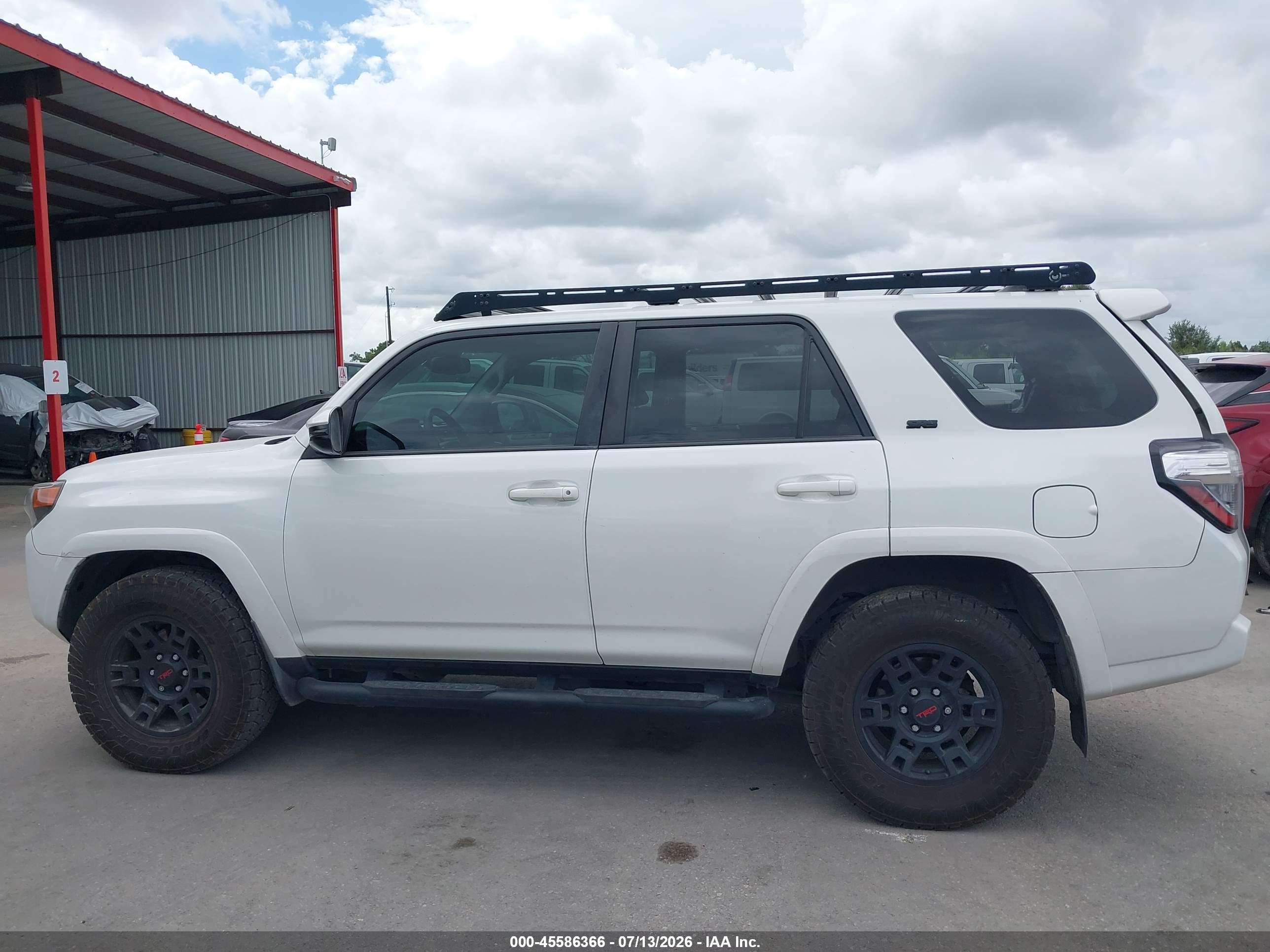 2022 TOYOTA 4RUNNER SR5 PREMIUM