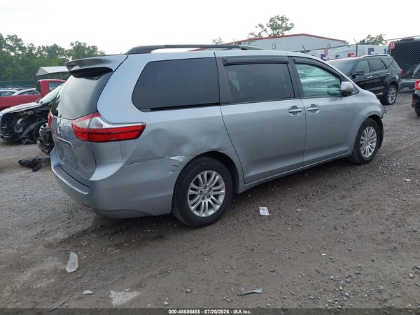 2017 TOYOTA SIENNA — I4