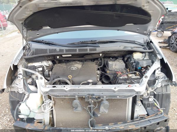 2017 TOYOTA SIENNA XLE PREMIUM 8 PASSENGER — I10