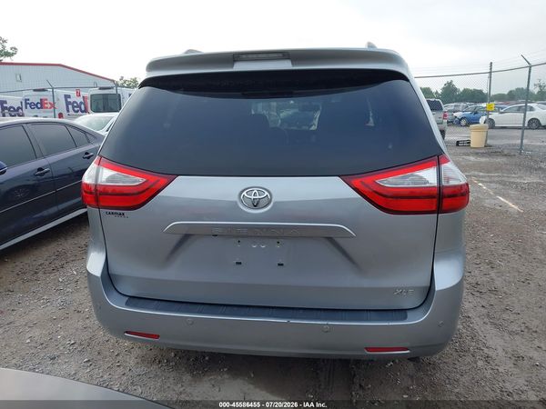 2017 TOYOTA SIENNA XLE PREMIUM 8 PASSENGER — I119