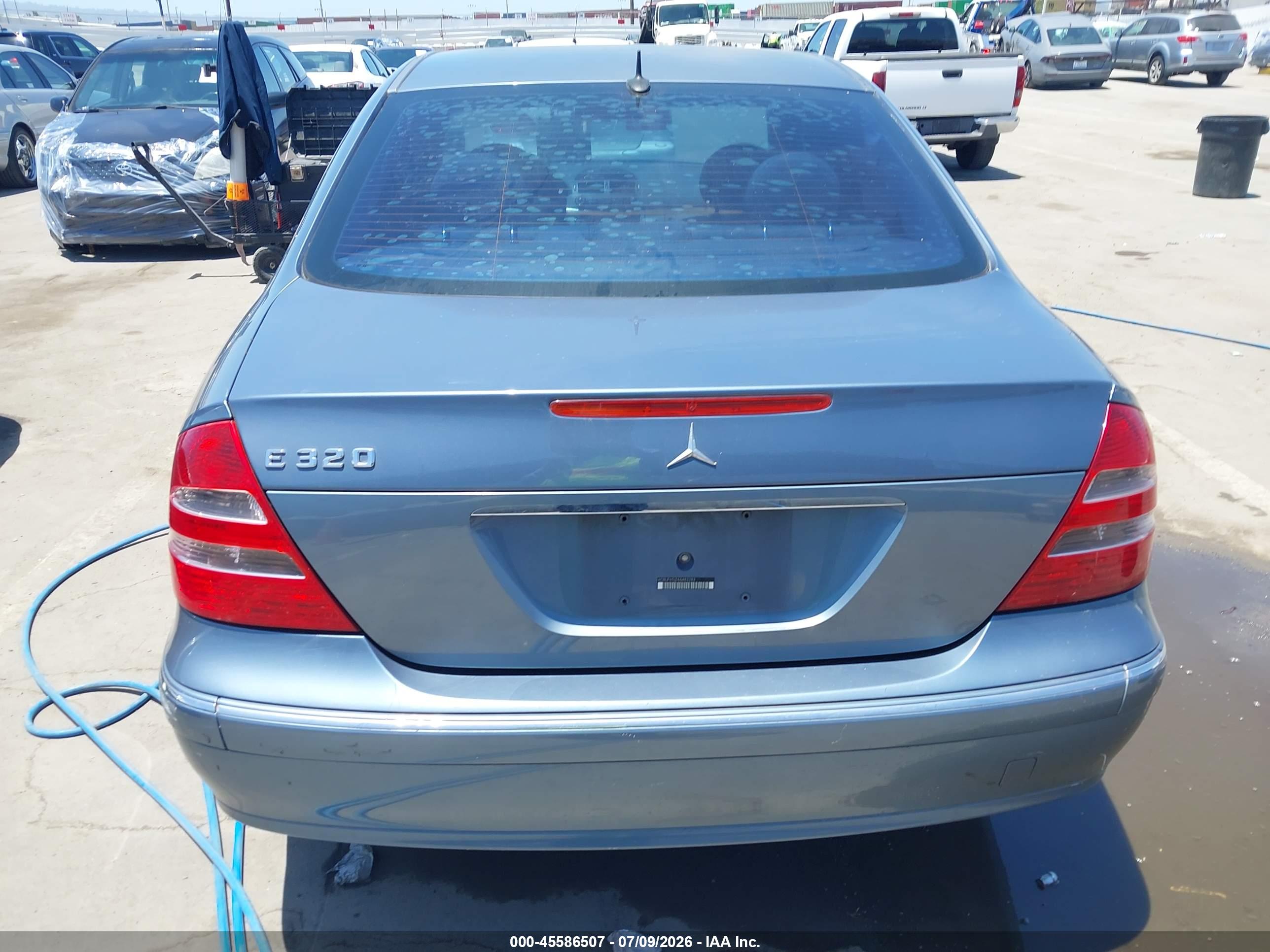2004 MERCEDES-BENZ E E320