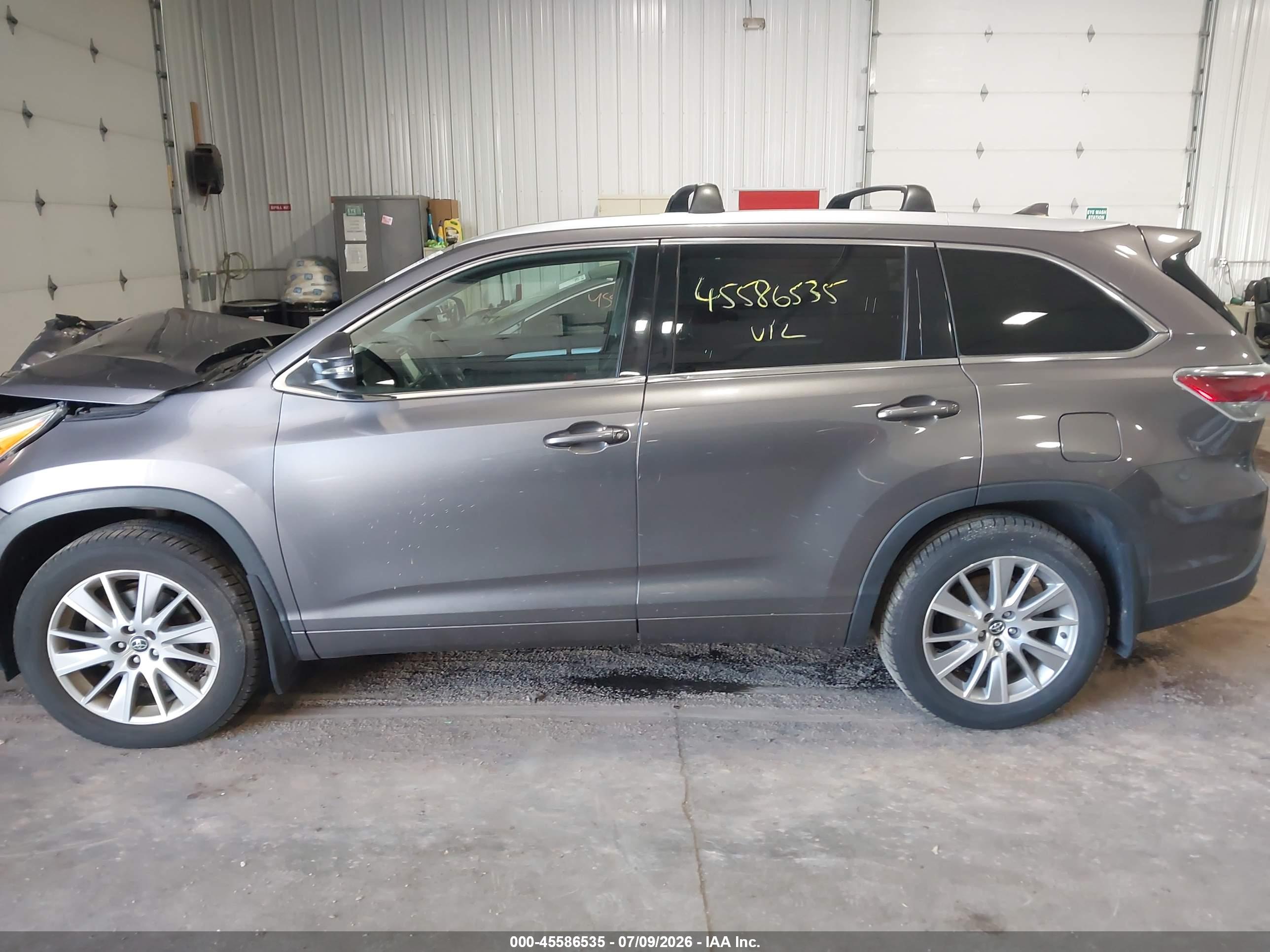 2016 TOYOTA HIGHLANDER XLE