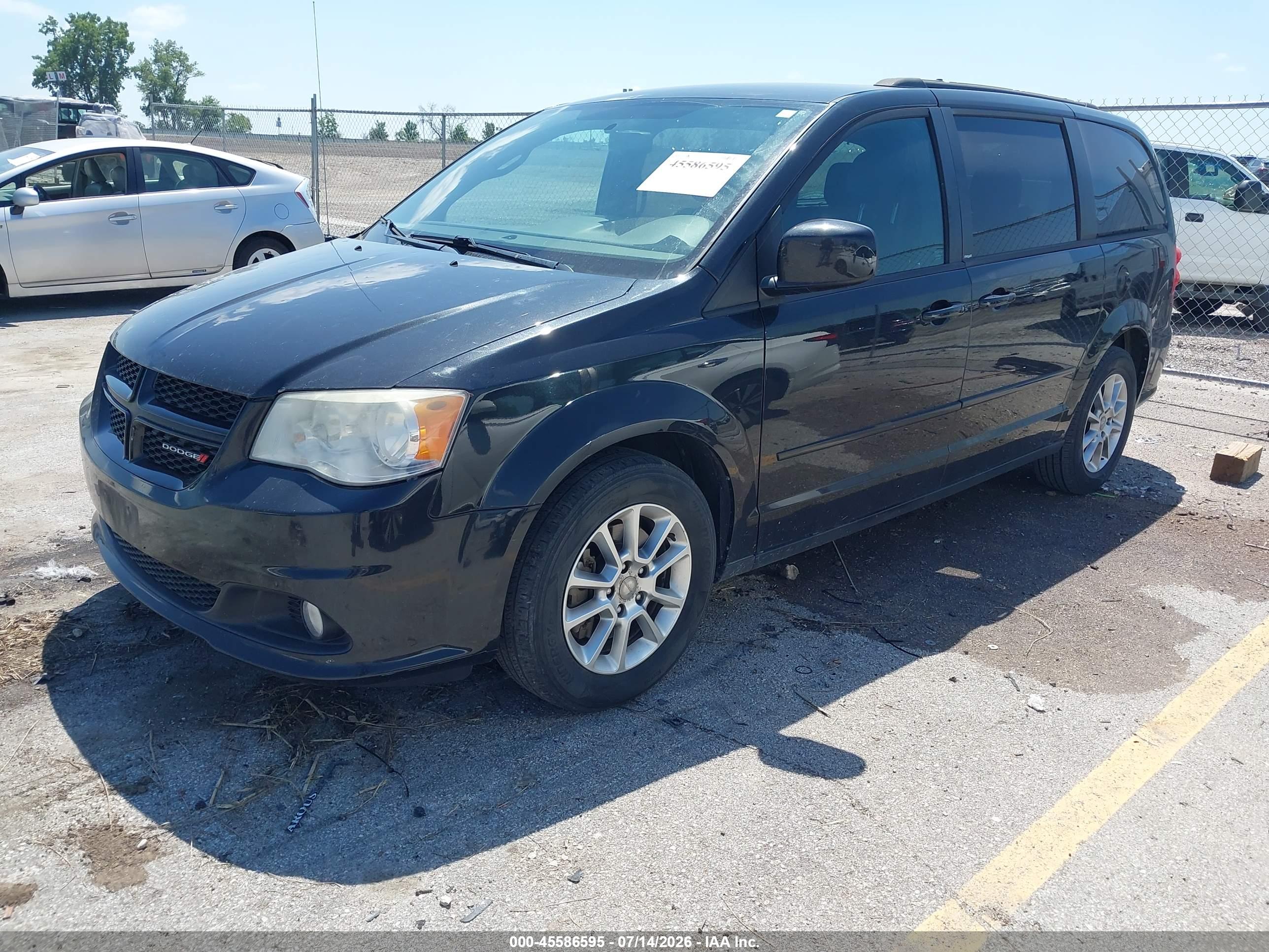 2013 DODGE GRAND CARAVAN R/T — I2