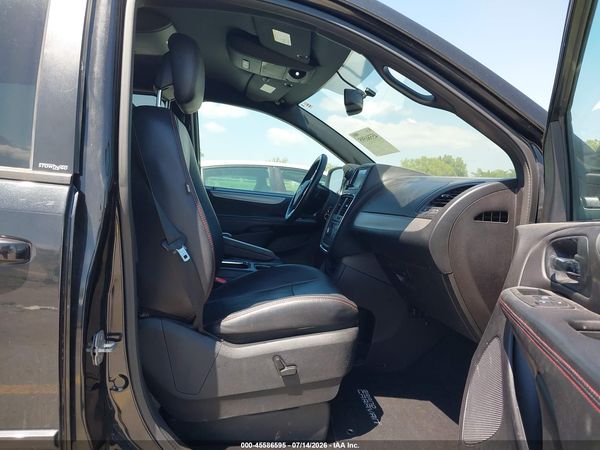2013 DODGE GRAND CARAVAN R/T — I5