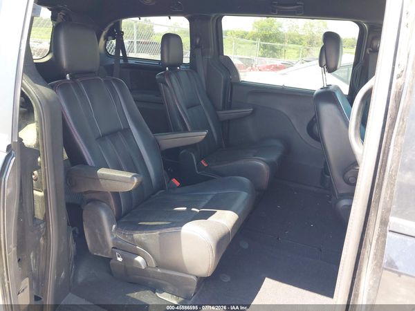 2013 DODGE GRAND CARAVAN R/T — I8