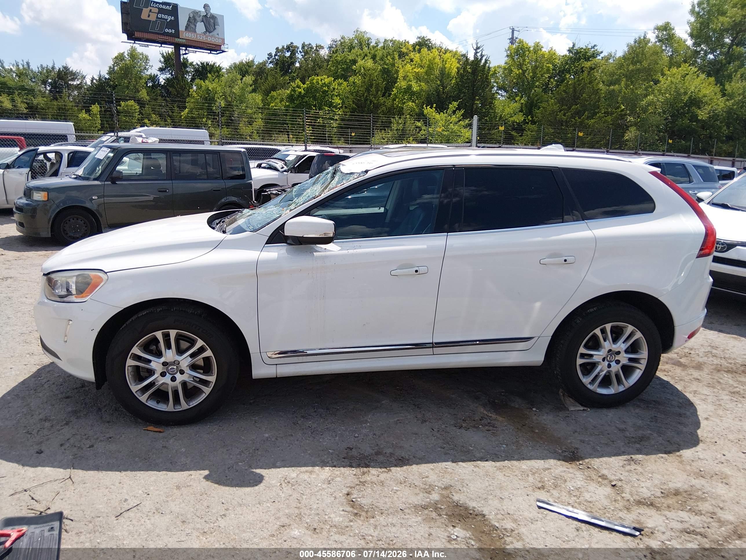 2016 VOLVO XC60 T5 DRIVE-E PREMIER