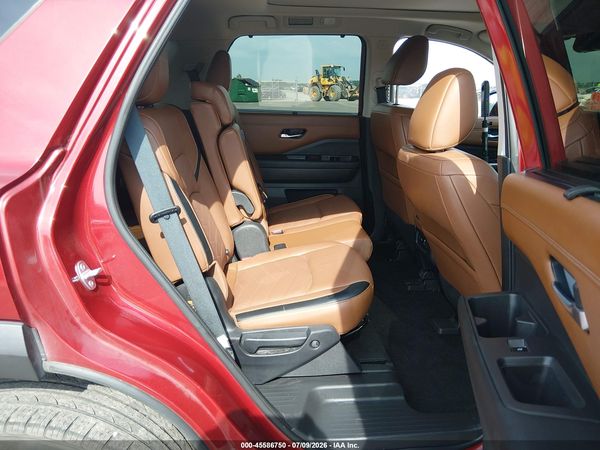 2022 NISSAN PATHFINDER PLATINUM 4WD — I8