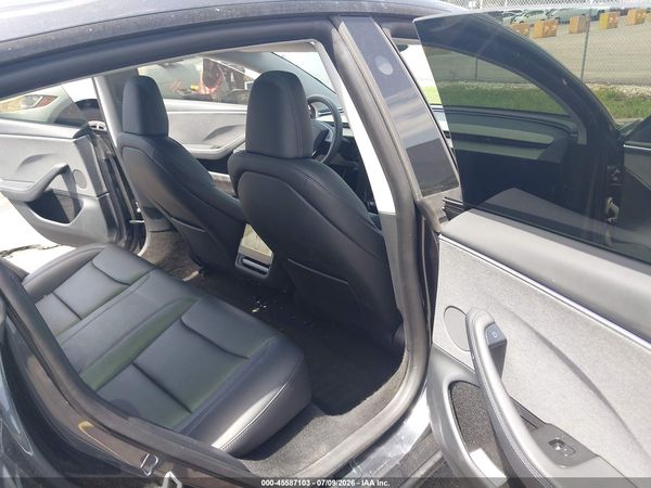2025 TESLA MODEL 3
