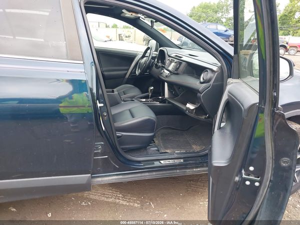 2017 TOYOTA RAV4 SE