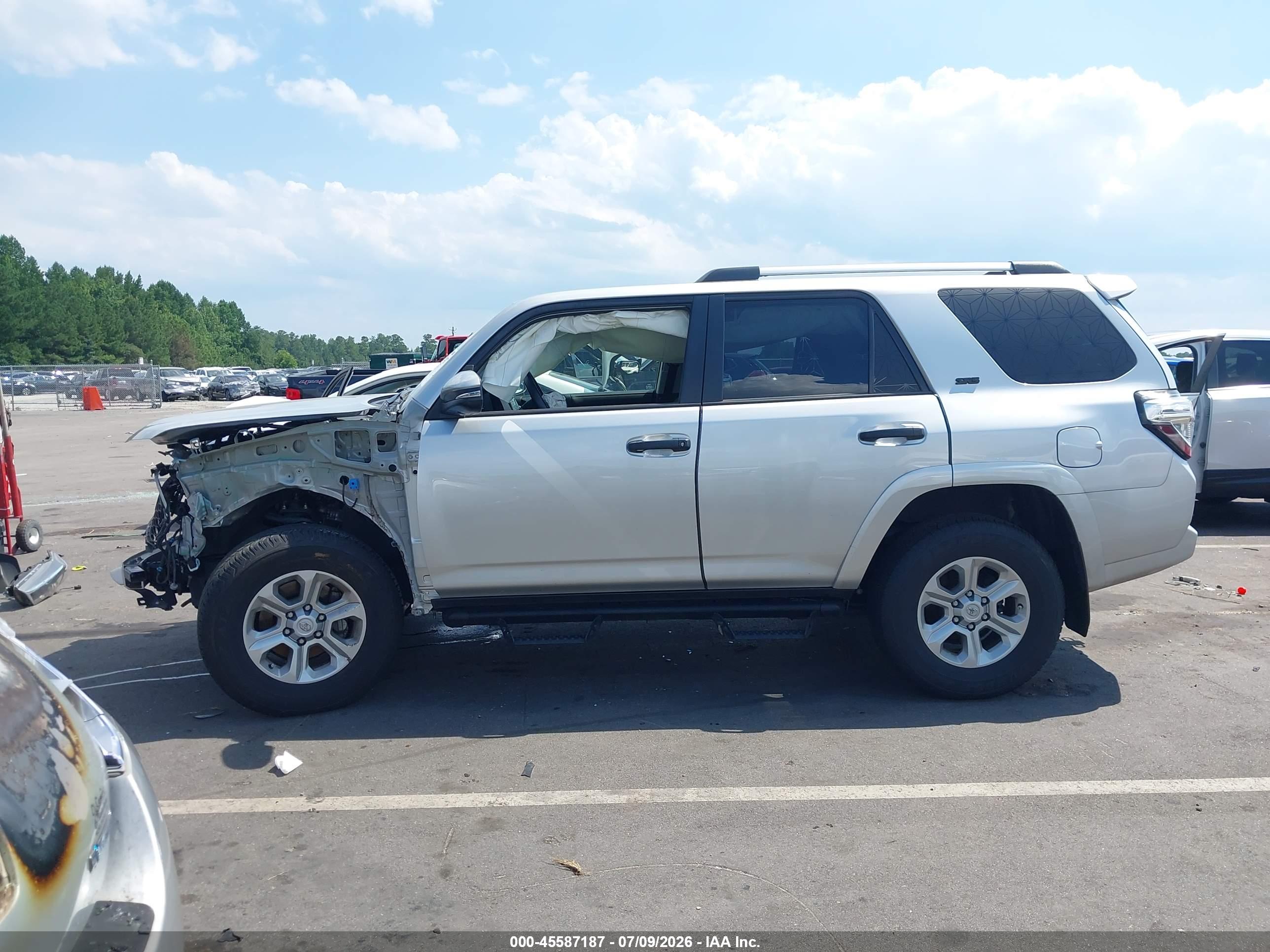 2024 TOYOTA 4RUNNER SR5 PREMIUM