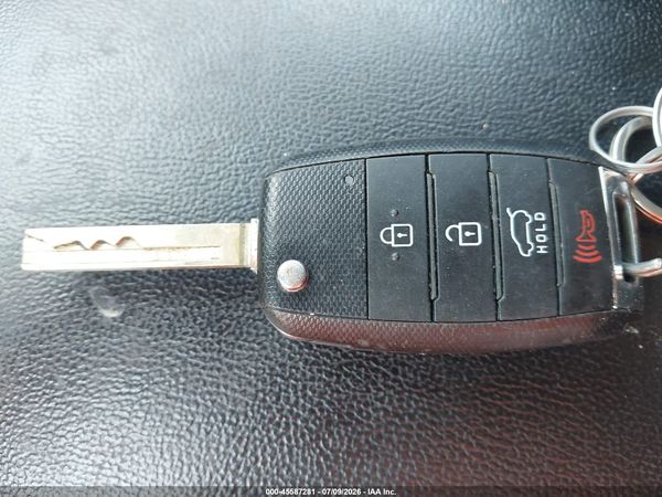 2019 KIA SORENTO 2.4L LX