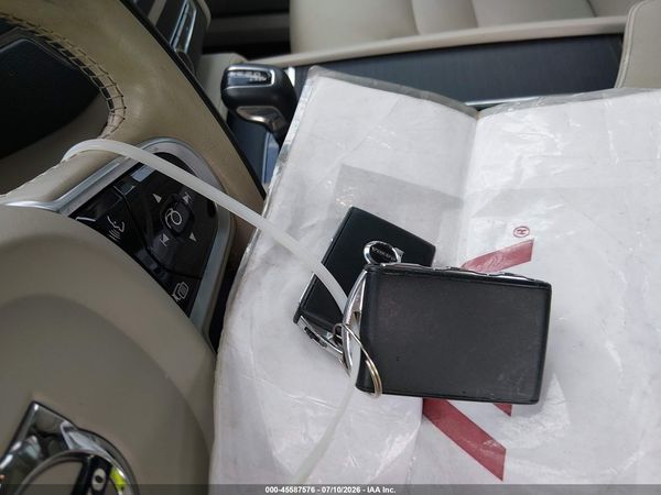 2020 VOLVO XC90 T5 MOMENTUM 7 PASSENGER